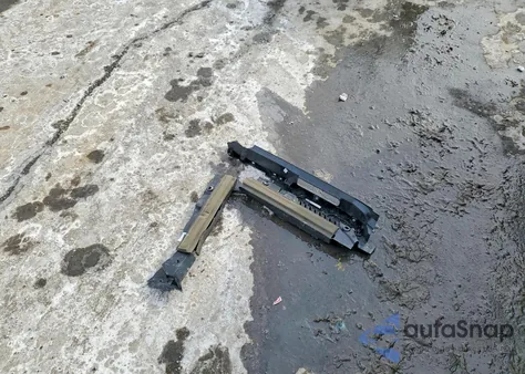 2024 Ford Bronco Everglades z USA, uszkodzony, nr VIN 1FMEE4HH2RLA63195